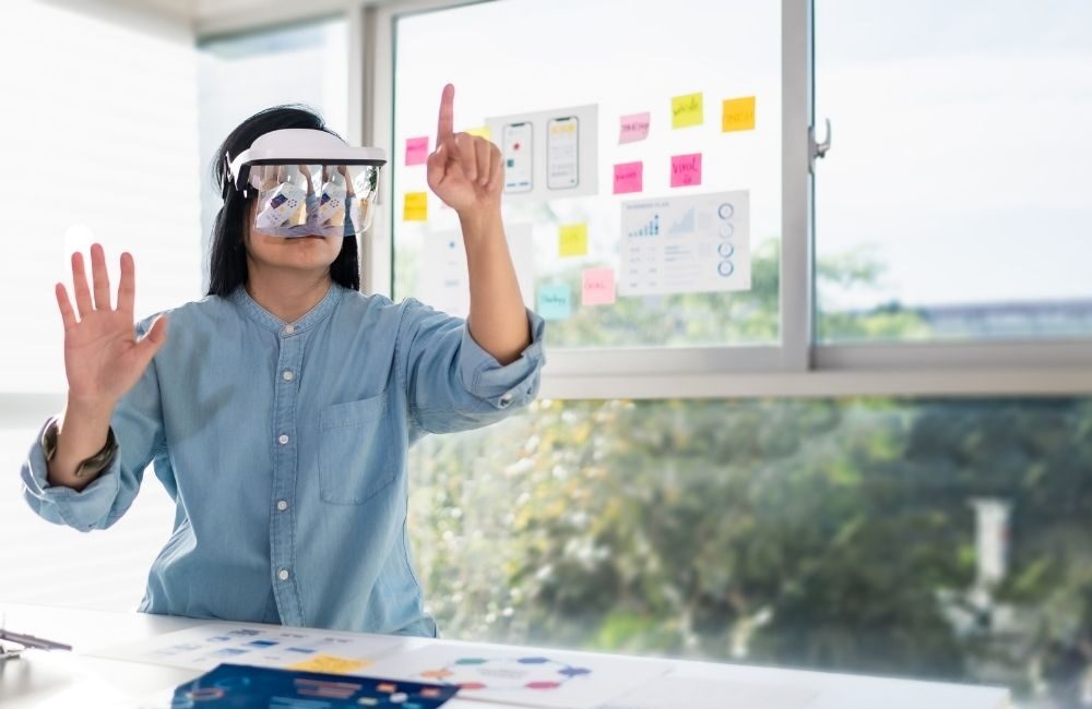 Augmented Reality in Blogging: Engaging Readers in New Ways